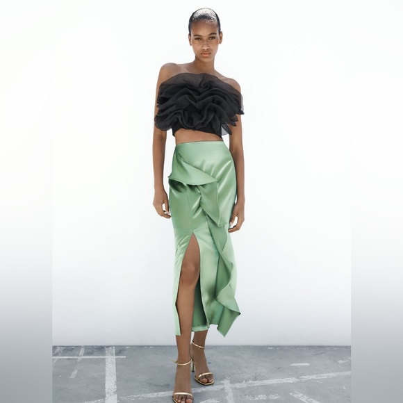 Amazing Zara Black ORGANZA BANDEAU TOP
BLACK - Size M - Picture 3 of 11